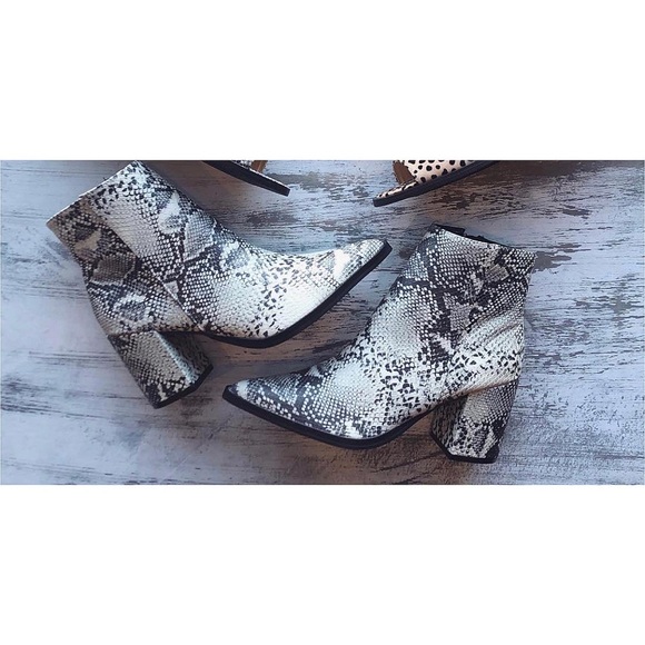 FAUX PYTHON SNAKE PRINT BOOTIES - Picture 1 of 4